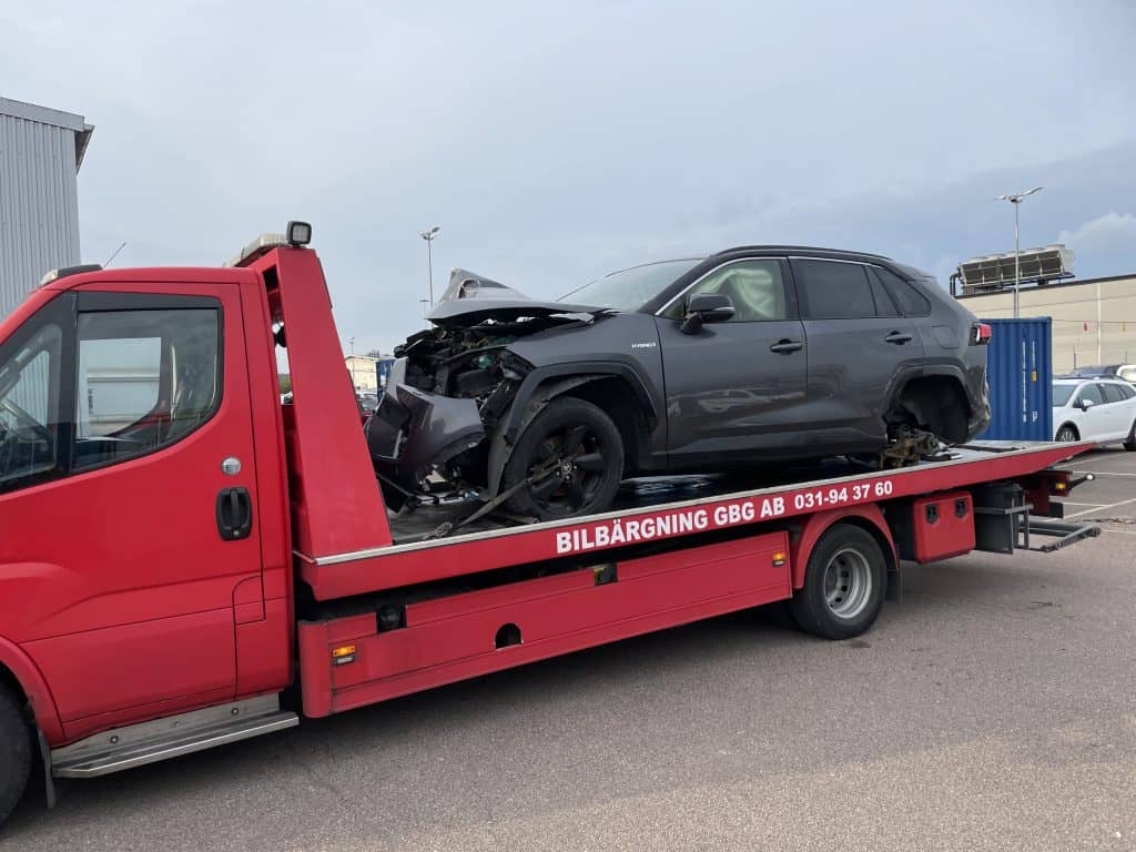 Rullande bilskrot i Mölndal hämtar din bil